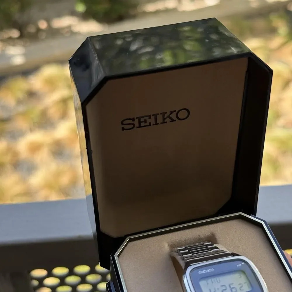 RARE Vintage Seiko F051-5029 Digital LCD Stainless Steel Men’s Watch 32mm w/ BOX